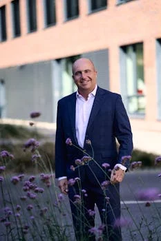 customer service lead Emma helping guests